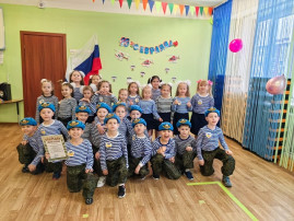 "СМОТР ПЕСНИ И СТРОЯ" посвященный дню Защитника Отечества "СМОТР ПЕСНИ И СТРОЯ" посвященный дню Защитника Отечества.